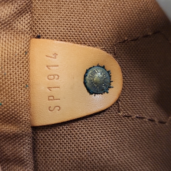 Louis Vuitton Monogram Speedy 35 - Picture 7 of 11